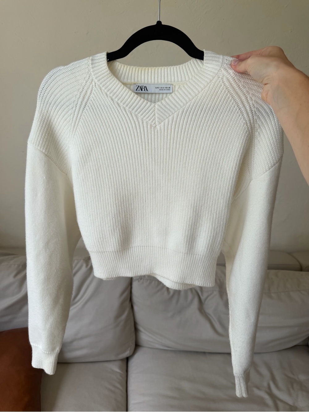 ZARA Cream Ribbed V-Neck Cropped Sweater